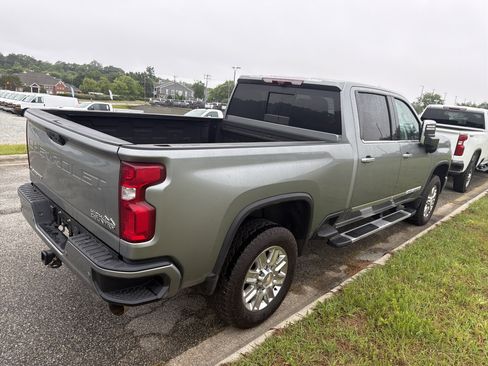 Certified 2024 Chevrolet Silverado 2500 High Country w/ Technology Package AWD/4WD image 10