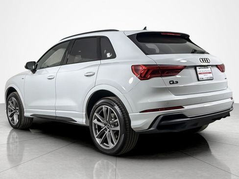 Used 2025 Audi Q3 2.0T Premium w/ Convenience Package AWD/4WD image 3
