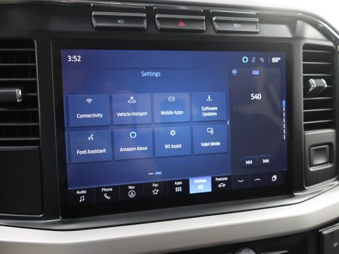 Used 2023 Ford F250 XLT w/ XLT Premium Package AWD/4WD image 59