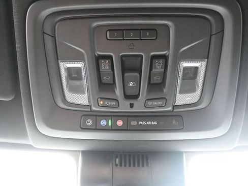 Used 2024 Chevrolet Silverado 2500 ZR2 w/ Technology Package AWD/4WD image 19