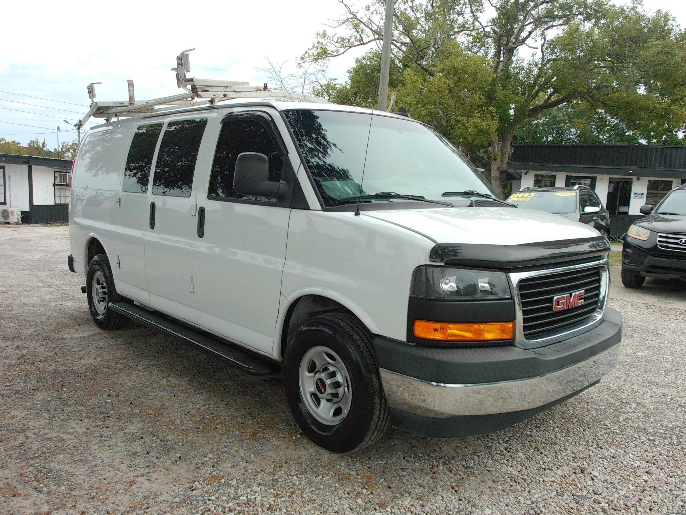 Used 2020 GMC Savana 2500 w/ Driver Convenience Package RWD image 3