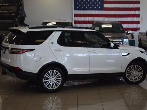 Used 2017 Land Rover Discovery HSE image 32