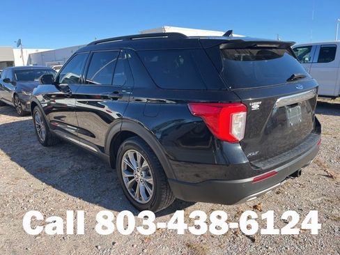 Used 2022 Ford Explorer XLT w/ Equipment Group 202A image 7