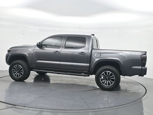Used 2022 Toyota Tacoma TRD Sport w/ Technology Package AWD/4WD image 8