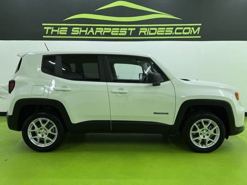 Used 2023 Jeep Renegade Latitude AWD/4WD image 11