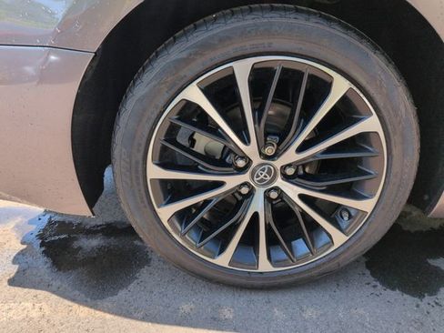 Used 2019 Toyota Camry SE FWD image 35