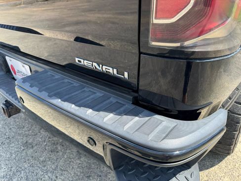 Used 2018 GMC Sierra 1500 Denali w/ Denali Ultimate Package AWD/4WD image 16