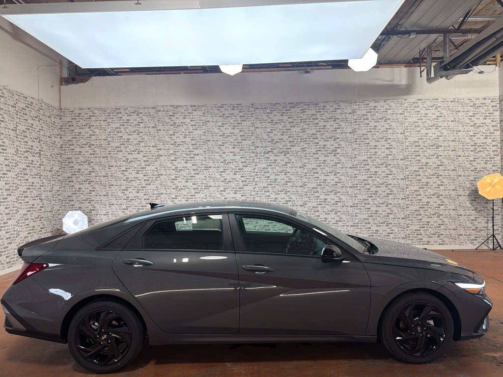 New 2026 Hyundai Elantra SEL Sport FWD image 8
