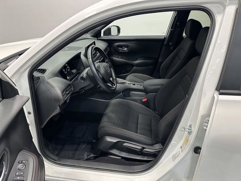 Certified 2025 Honda HR-V Sport image 14