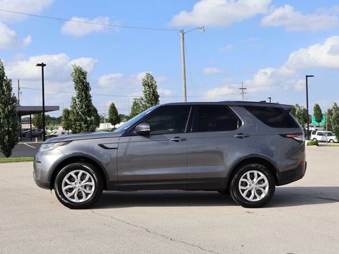 Used 2019 Land Rover Discovery SE AWD/4WD image 4