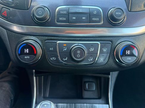 Used 2016 Chevrolet Impala LT w/ Convenience Package FWD image 19