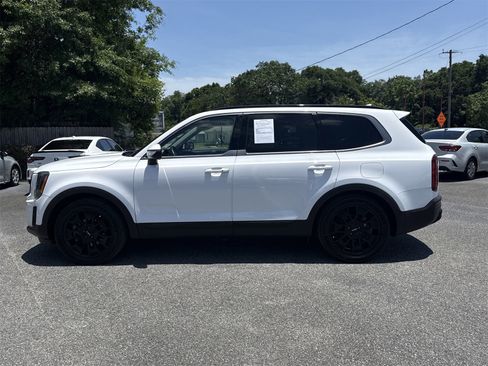 Used 2022 Kia Telluride EX w/ EX Premium Package image 2