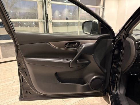 Used 2022 Nissan Rogue Sport S FWD image 23