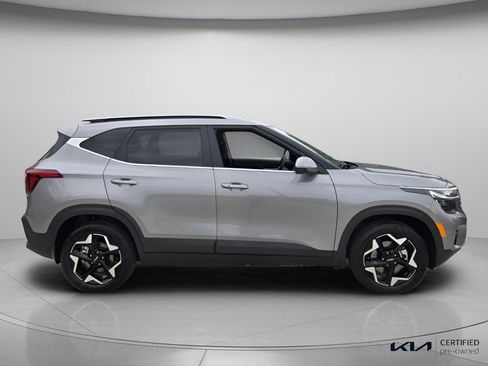 Certified 2025 Kia Seltos EX w/ EX Sunroof Package AWD/4WD image 4