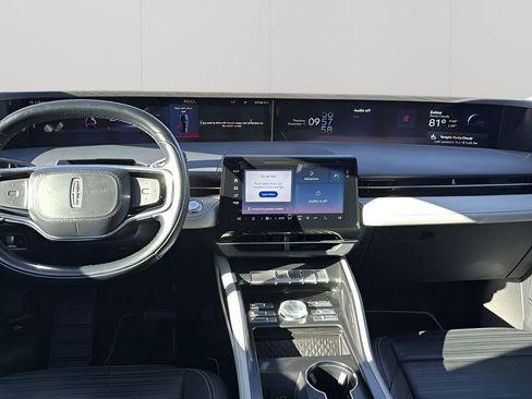 Used 2024 Lincoln Nautilus Reserve image 22