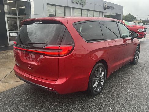 New 2026 Chrysler Pacifica Select image 7