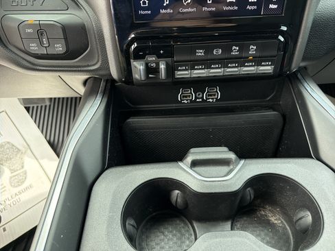 Used 2025 RAM 2500 Big Horn AWD/4WD image 21