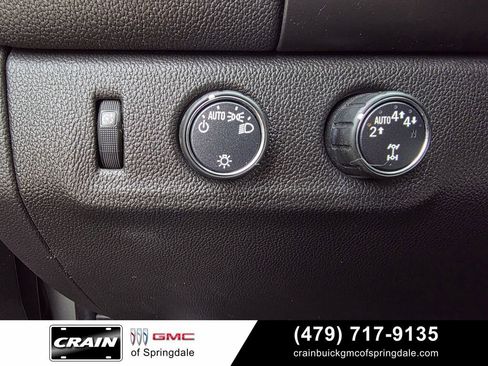 Used 2019 Chevrolet Colorado LT AWD/4WD image 12