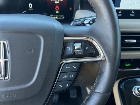 Used 2022 Lincoln Nautilus Reserve w/ Monochromatic Package image 12