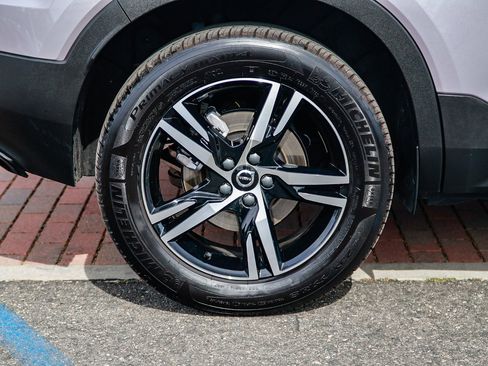 Certified 2026 Volvo XC40 B5 Core w/ Climate Package AWD/4WD image 9