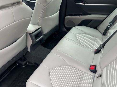 Used 2019 Toyota Camry SE image 9