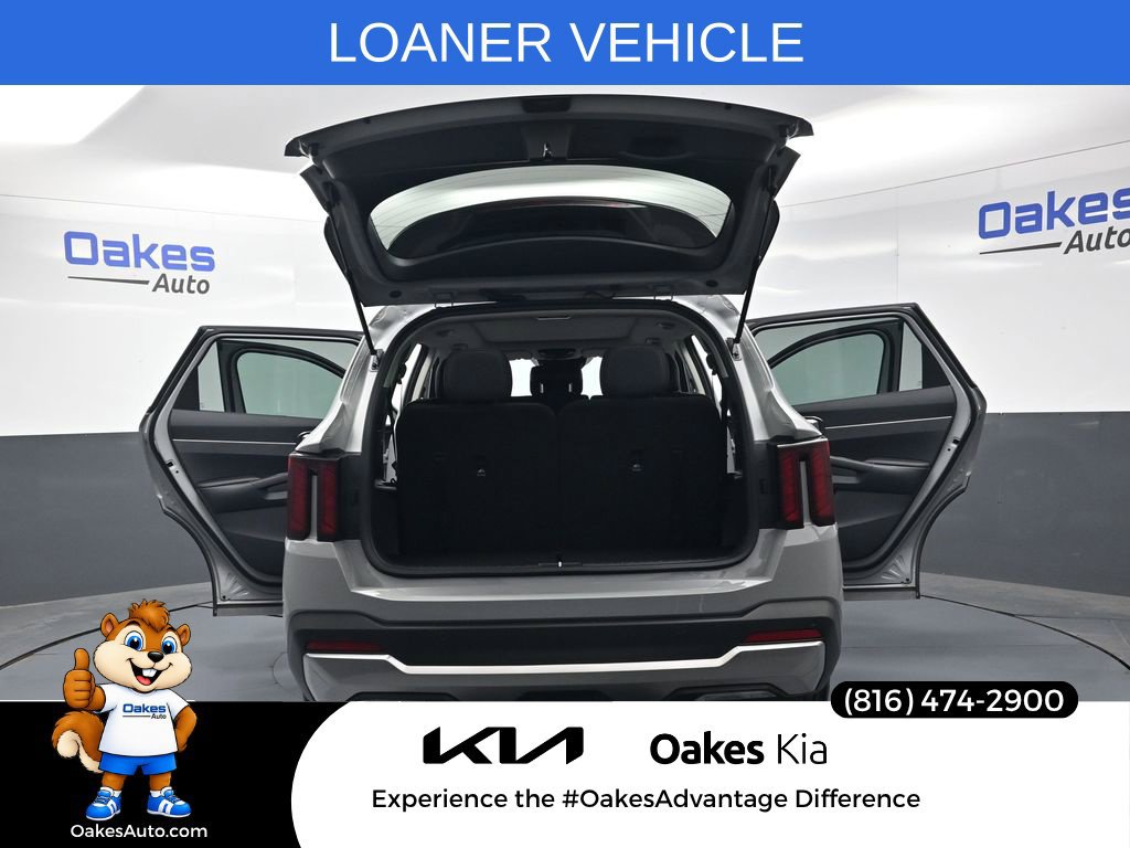Certified 2026 Kia Sorento S w/ S Panoramic Sunroof Package FWD image 57