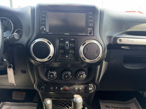 Used 2017 Jeep Wrangler Unlimited Rubicon w/ Dual Top Group AWD/4WD image 20