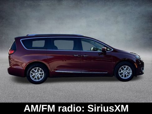 Certified 2020 Chrysler Pacifica Touring-L image 5