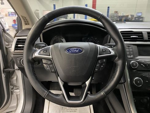 Used 2017 Ford Fusion SE image 27