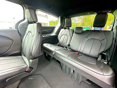 New 2026 Chrysler Voyager LX image 24