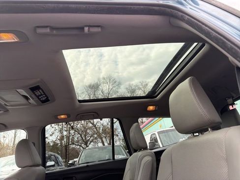 Used 2017 Honda Pilot Elite image 27