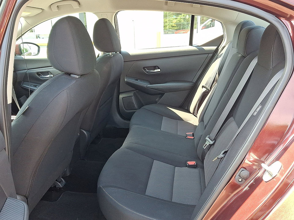 Used 2022 Nissan Sentra SV FWD image 19