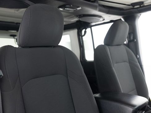 Used 2018 Jeep Wrangler Unlimited Sport S AWD/4WD image 26