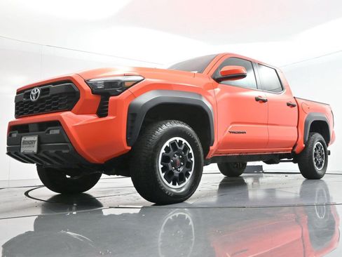 Used 2024 Toyota Tacoma TRD Off-Road AWD/4WD image 47