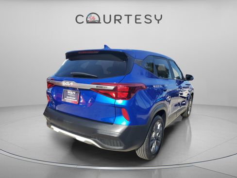 Used 2022 Kia Seltos LX image 3