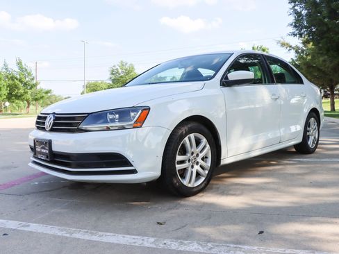 Used 2017 Volkswagen Jetta S image 3