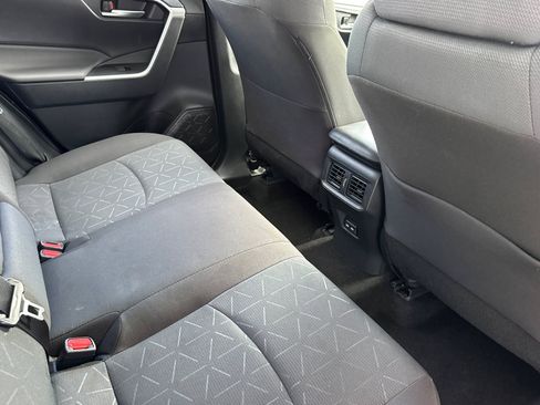 Used 2025 Toyota RAV4 XLE AWD/4WD image 32