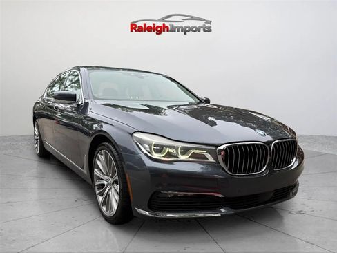 Used 2016 BMW 750i xDrive AWD/4WD image 3