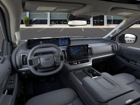 New 2025 Ford Expedition Active image 9