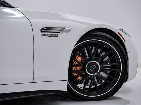 Used 2022 Mercedes-Benz SL 63 AMG 4MATIC image 16