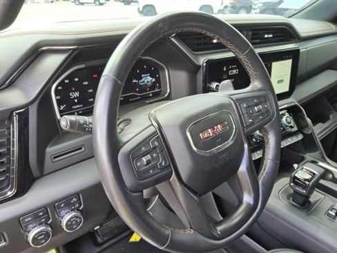 Used 2022 GMC Sierra 1500 AT4 w/ AT4 Preferred Package image 2