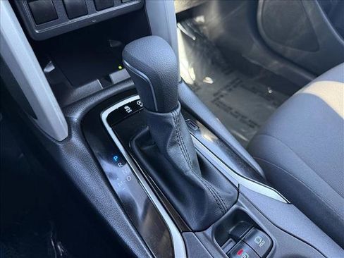 Used 2025 Toyota Corolla Cross LE image 16