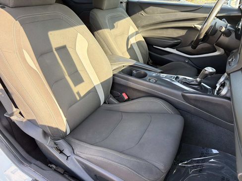 Used 2020 Chevrolet Camaro LT image 22