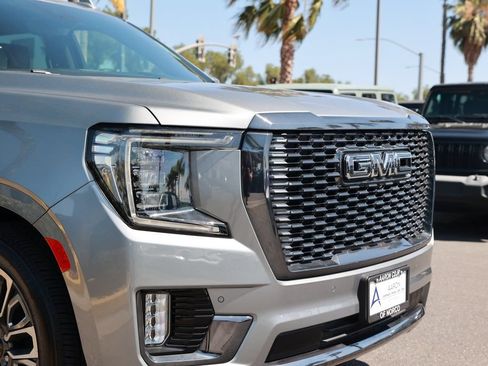 Used 2023 GMC Yukon Denali Ultimate AWD/4WD image 7