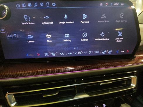 Certified 2024 Chevrolet Traverse RS w/ LPO, Floor Liner Package image 17