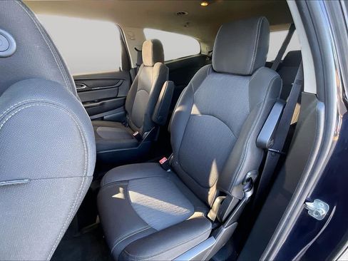 Used 2017 Chevrolet Traverse LT FWD image 20