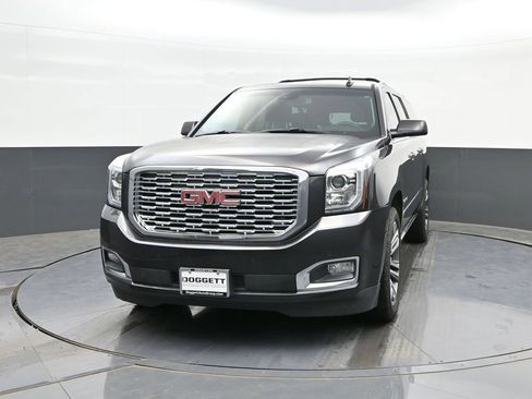 Used 2018 GMC Yukon XL Denali w/ Denali Ultimate Package AWD/4WD image 27