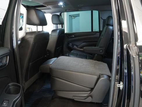Used 2019 Chevrolet Suburban LT AWD/4WD image 19