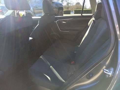 Used 2022 Toyota RAV4 XLE image 27