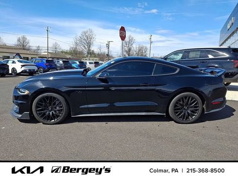 Used 2018 Ford Mustang GT Premium w/ Carbon Sport Interior Package image 9